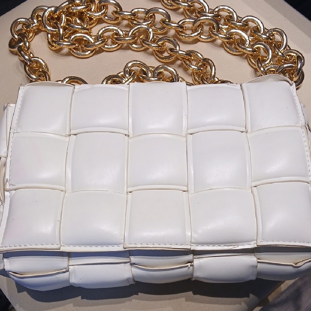 White Quilted Chain Shoulder Bag